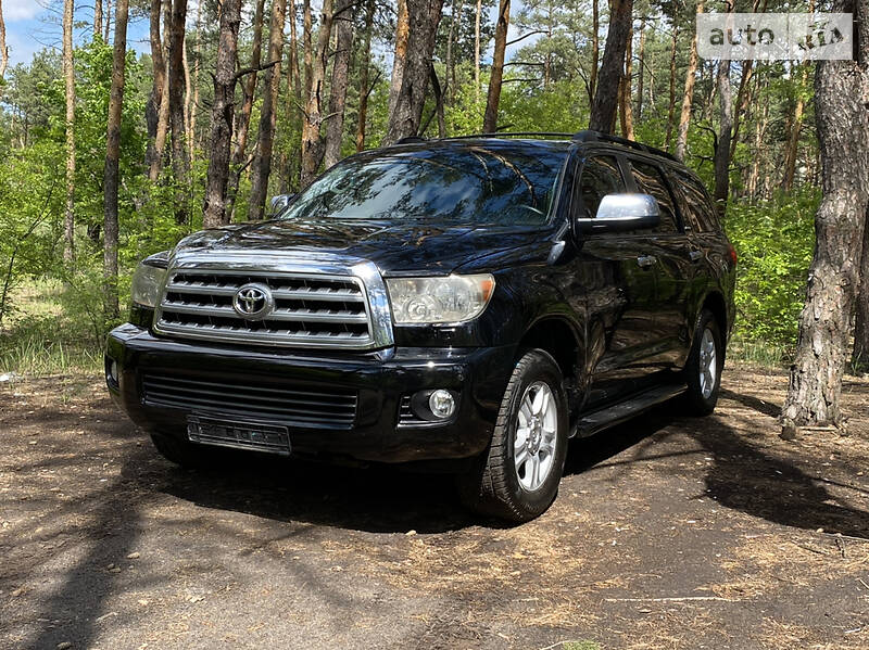 Позашляховик / Кросовер Toyota Sequoia 2009 в Києві