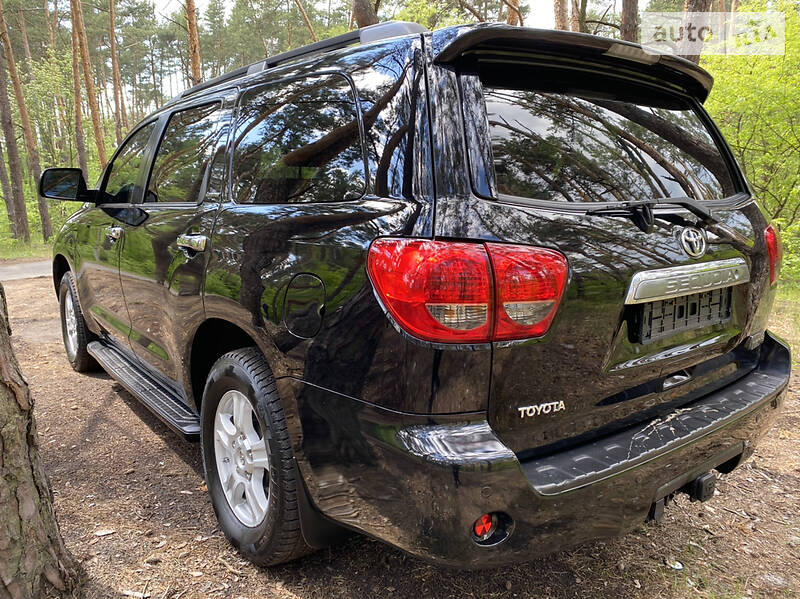 Позашляховик / Кросовер Toyota Sequoia 2009 в Києві