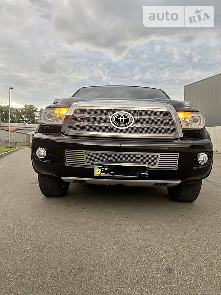 Позашляховик / Кросовер Toyota Sequoia 2008 в Києві фото Позашляховик / Кросовер Toyota Sequoia 2008 в Києві