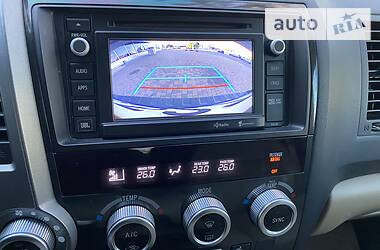 Позашляховик / Кросовер Toyota Sequoia 2015 в Одесі