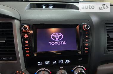 Внедорожник / Кроссовер Toyota Sequoia 2012 в Умани