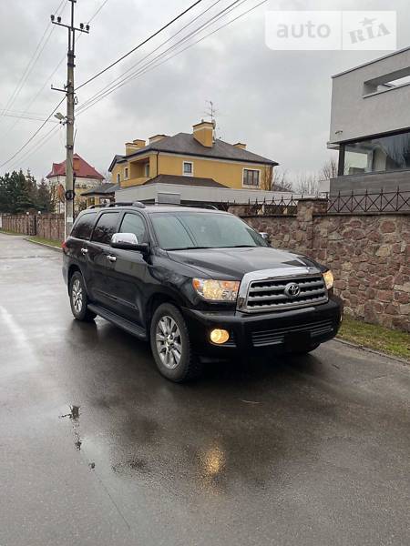 Внедорожник / Кроссовер Toyota Sequoia 2013 в Киеве