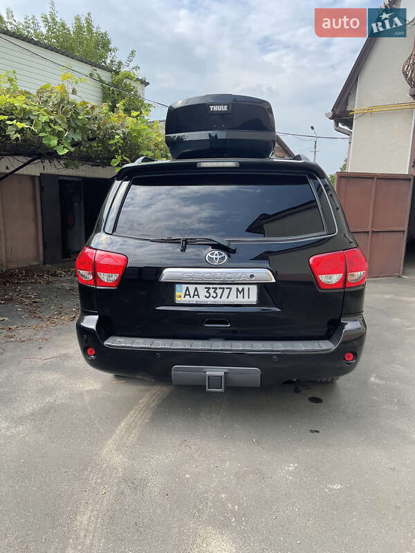 Внедорожник / Кроссовер Toyota Sequoia 2008 в Киеве