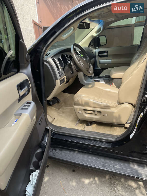 Внедорожник / Кроссовер Toyota Sequoia 2008 в Киеве