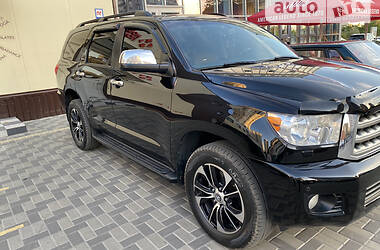 Позашляховик / Кросовер Toyota Sequoia 2010 в Броварах