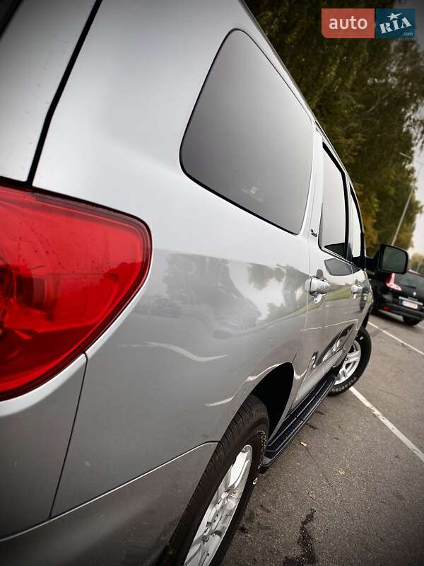 Внедорожник / Кроссовер Toyota Sequoia 2017 в Виннице
