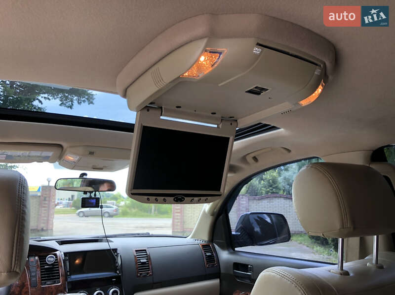 Внедорожник / Кроссовер Toyota Sequoia 2010 в Самборе