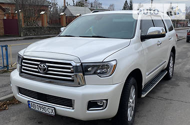 Позашляховик / Кросовер Toyota Sequoia 2018 в Хмільнику