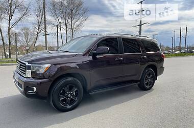 Внедорожник / Кроссовер Toyota Sequoia 2019 в Киеве