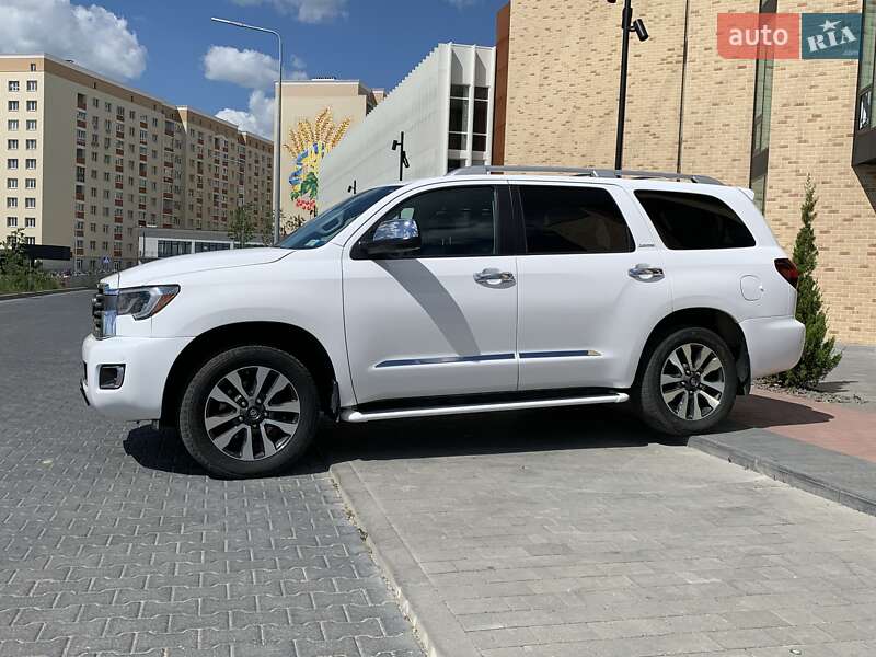 Позашляховик / Кросовер Toyota Sequoia 2017 в Хмельницькому
