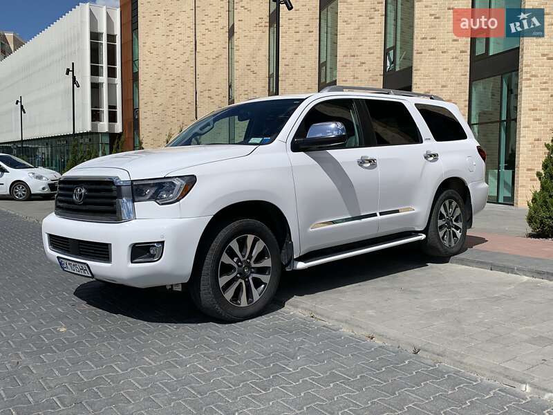 Позашляховик / Кросовер Toyota Sequoia 2017 в Хмельницькому