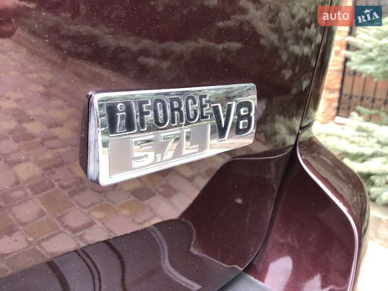 Внедорожник / Кроссовер Toyota Sequoia 2012 в Киеве
