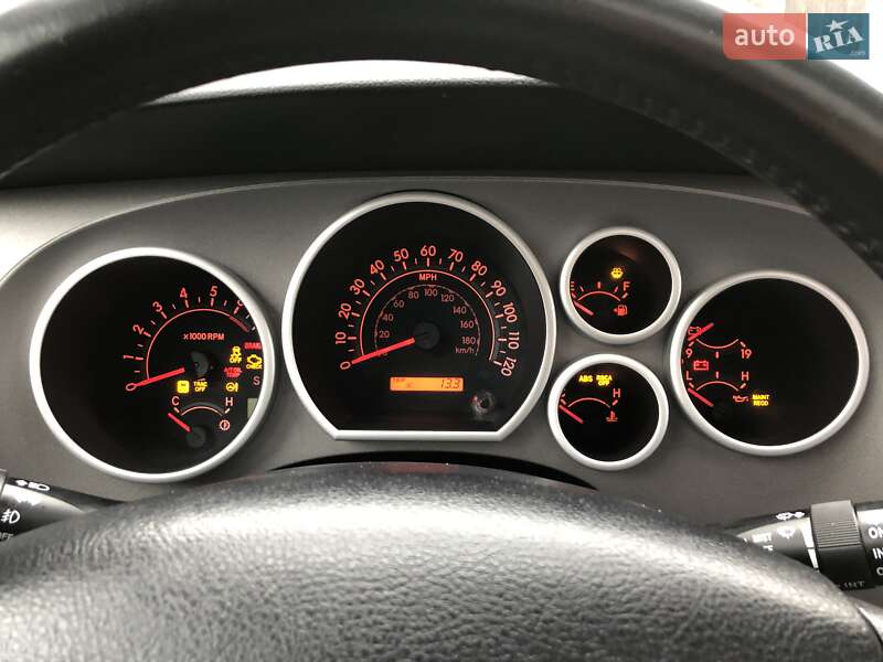 Внедорожник / Кроссовер Toyota Sequoia 2012 в Киеве