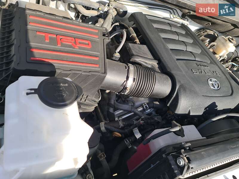 Внедорожник / Кроссовер Toyota Sequoia 2019 в Киеве