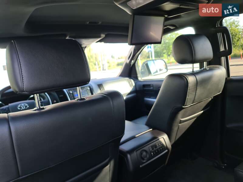 Внедорожник / Кроссовер Toyota Sequoia 2019 в Киеве