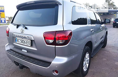 Позашляховик / Кросовер Toyota Sequoia 2018 в Луцьку