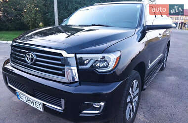 Позашляховик / Кросовер Toyota Sequoia 2017 в Луцьку