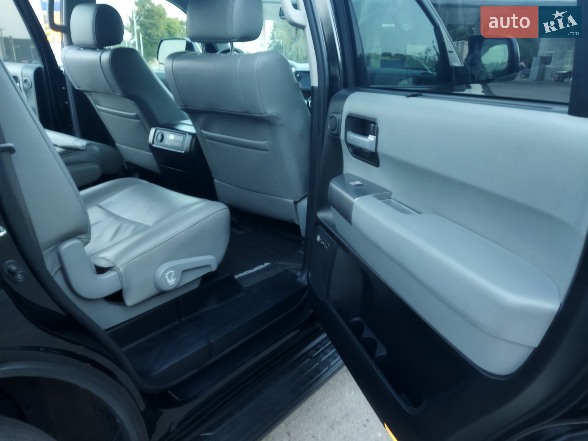 2017 Toyota Sequoia - мініатюра 19