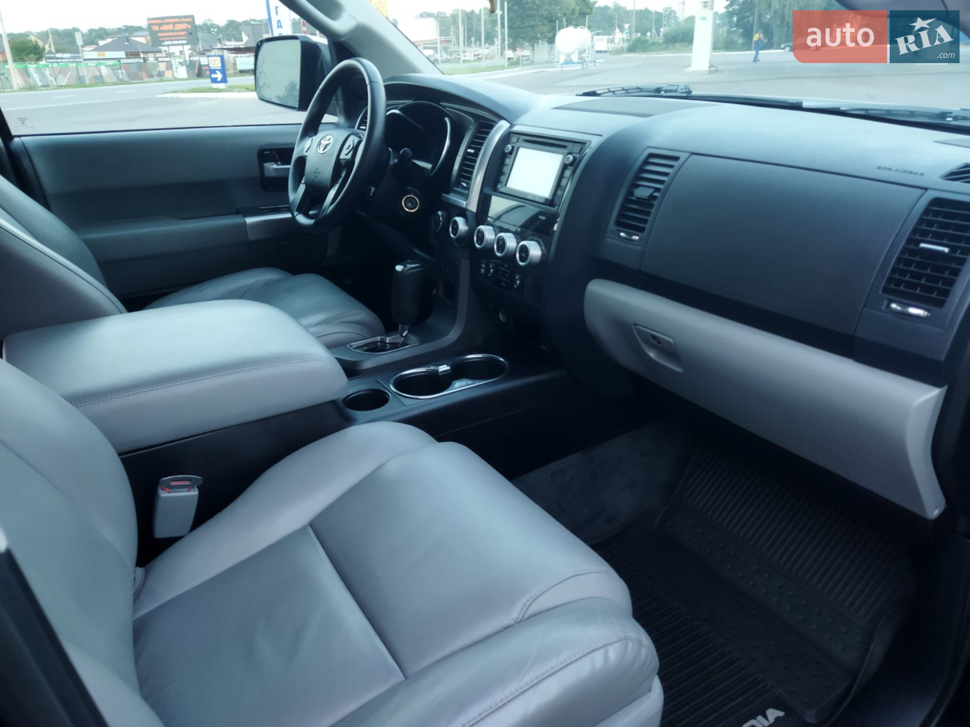 2017 Toyota Sequoia - мініатюра 17