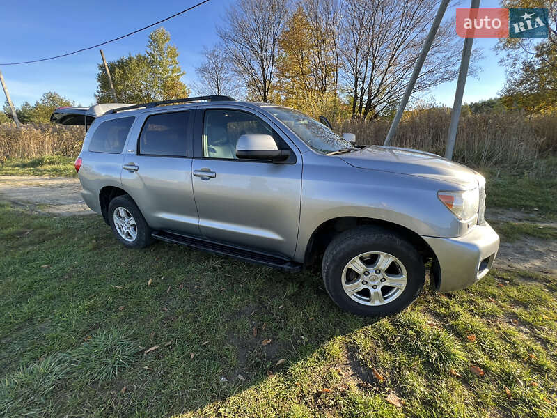 Позашляховик / Кросовер Toyota Sequoia 2012 в Дрогобичі
