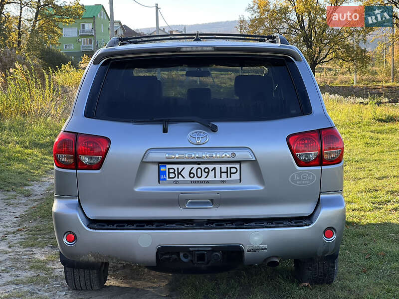 Позашляховик / Кросовер Toyota Sequoia 2012 в Дрогобичі