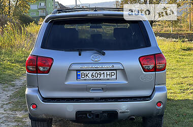 Внедорожник / Кроссовер Toyota Sequoia 2012 в Дрогобыче