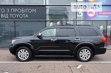 Універсал Toyota Sequoia 2010 в 