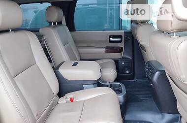 Універсал Toyota Sequoia 2010 в 