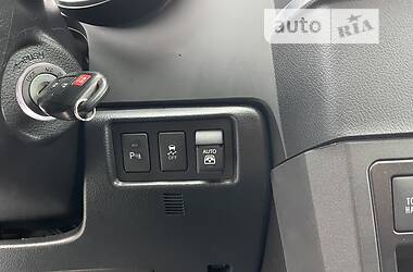Внедорожник / Кроссовер Toyota Sequoia 2019 в 