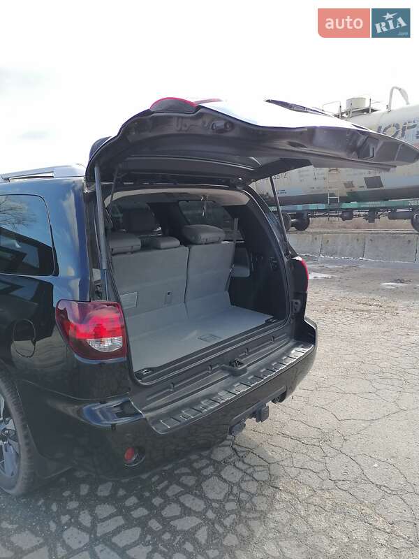 Внедорожник / Кроссовер Toyota Sequoia 2019 в Полтаве фото 8 Внедорожник / Кроссовер Toyota Sequoia 2019 в Полтаве