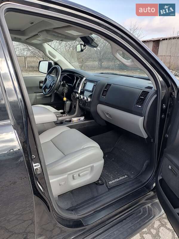 Внедорожник / Кроссовер Toyota Sequoia 2019 в Полтаве фото 9 Внедорожник / Кроссовер Toyota Sequoia 2019 в Полтаве