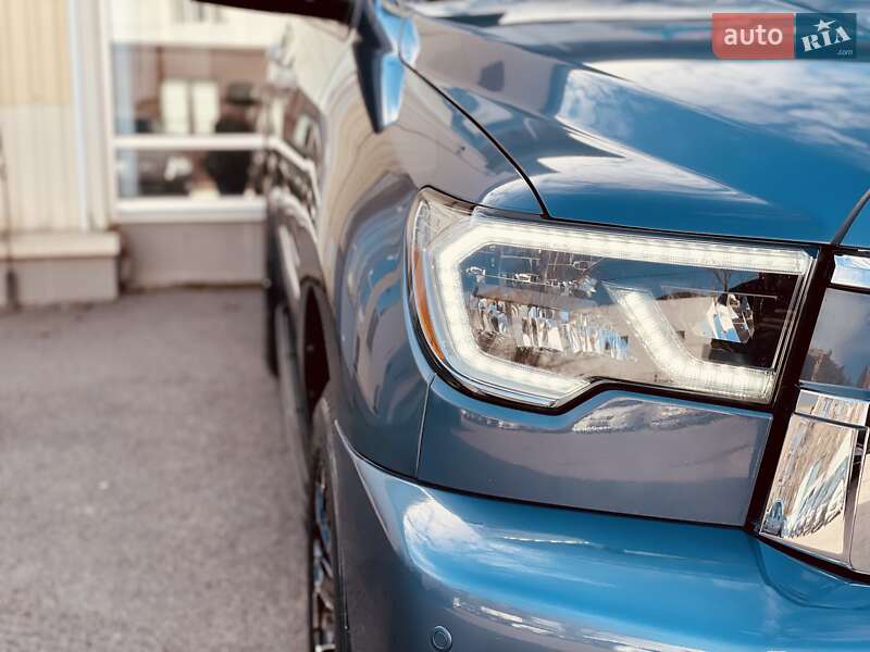 Внедорожник / Кроссовер Toyota Sequoia 2017 в Одессе