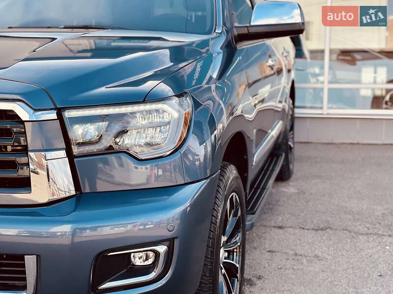 Внедорожник / Кроссовер Toyota Sequoia 2017 в Одессе
