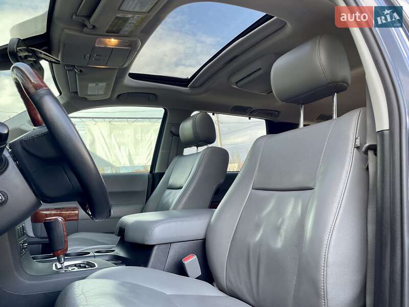 Внедорожник / Кроссовер Toyota Sequoia 2017 в Одессе