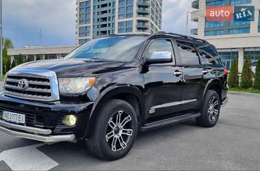 Внедорожник / Кроссовер Toyota Sequoia 2008 в 