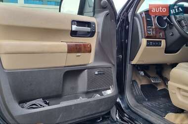Внедорожник / Кроссовер Toyota Sequoia 2008 в 
