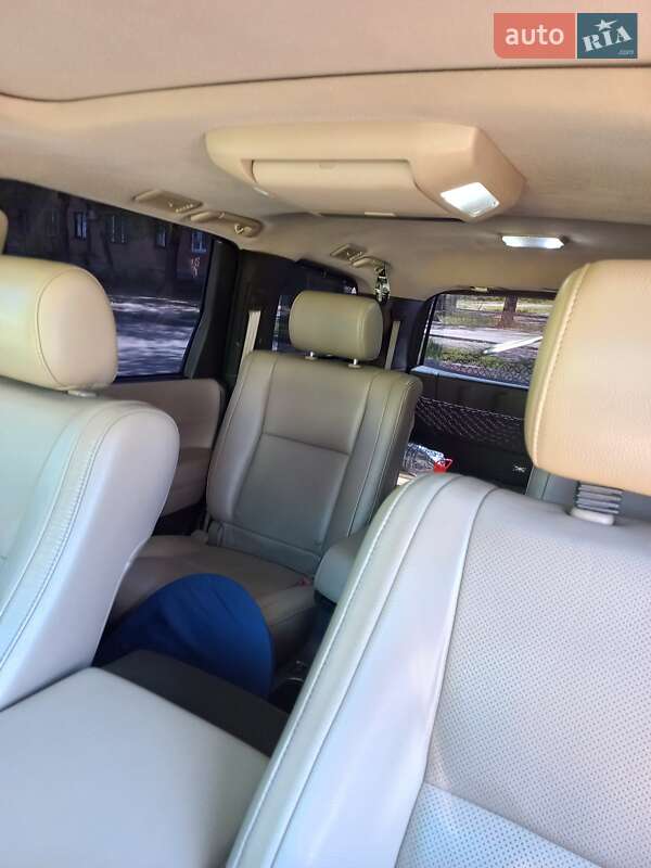 Внедорожник / Кроссовер Toyota Sequoia 2011 в Николаеве