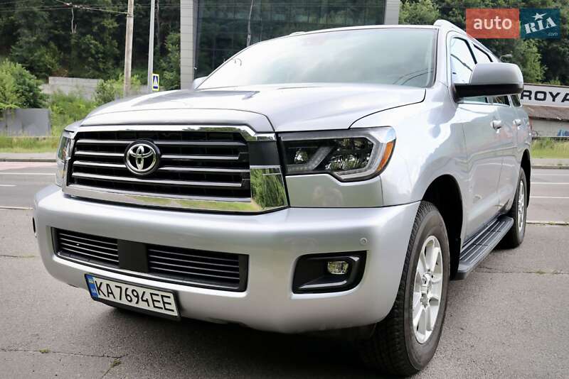 Внедорожник / Кроссовер Toyota Sequoia 2017 в Киеве