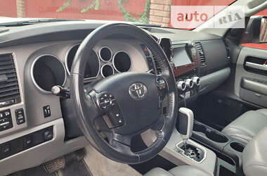 Внедорожник / Кроссовер Toyota Sequoia 2011 в Киеве