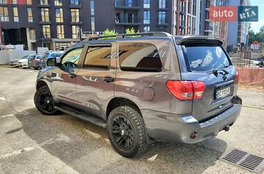 Позашляховик / Кросовер Toyota Sequoia 2017 в Львові