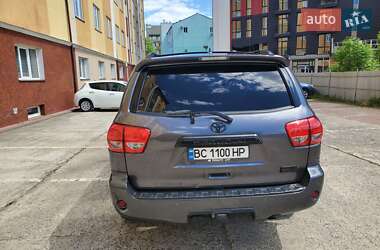 Позашляховик / Кросовер Toyota Sequoia 2017 в Львові