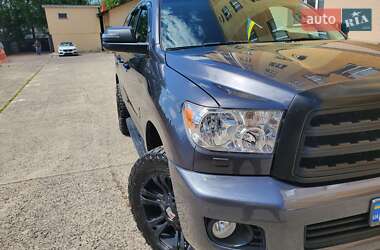 Позашляховик / Кросовер Toyota Sequoia 2017 в Львові