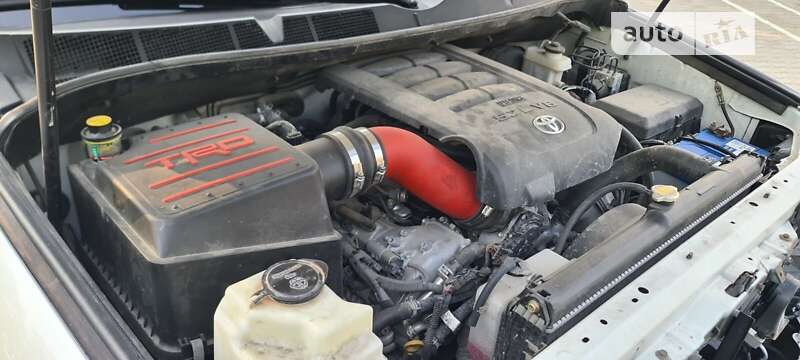 Внедорожник / Кроссовер Toyota Sequoia 2016 в Киеве