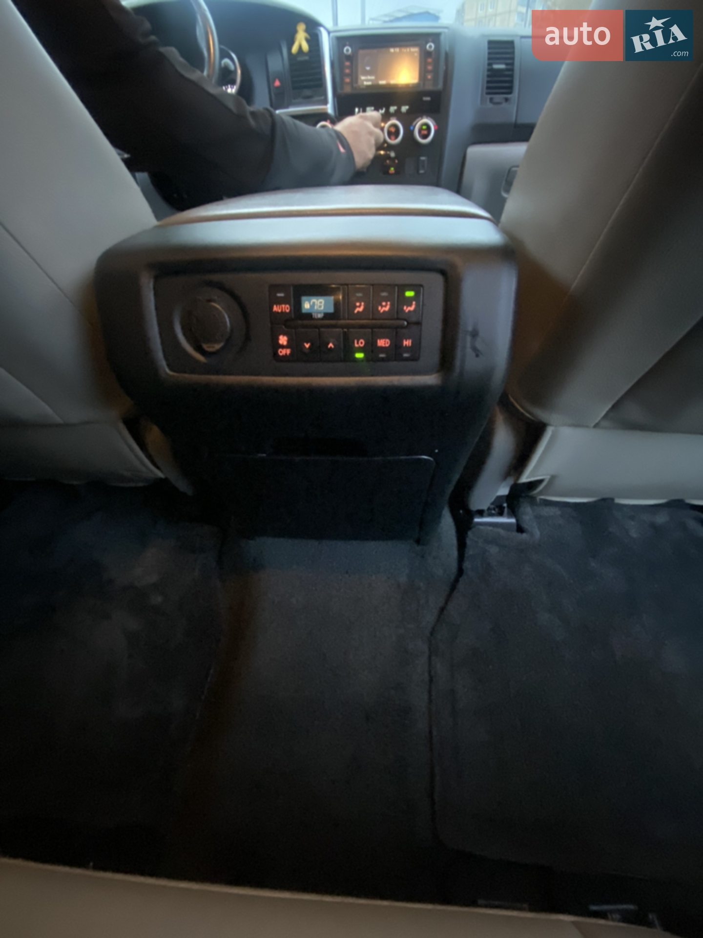 2017 Toyota Sequoia - мініатюра 20