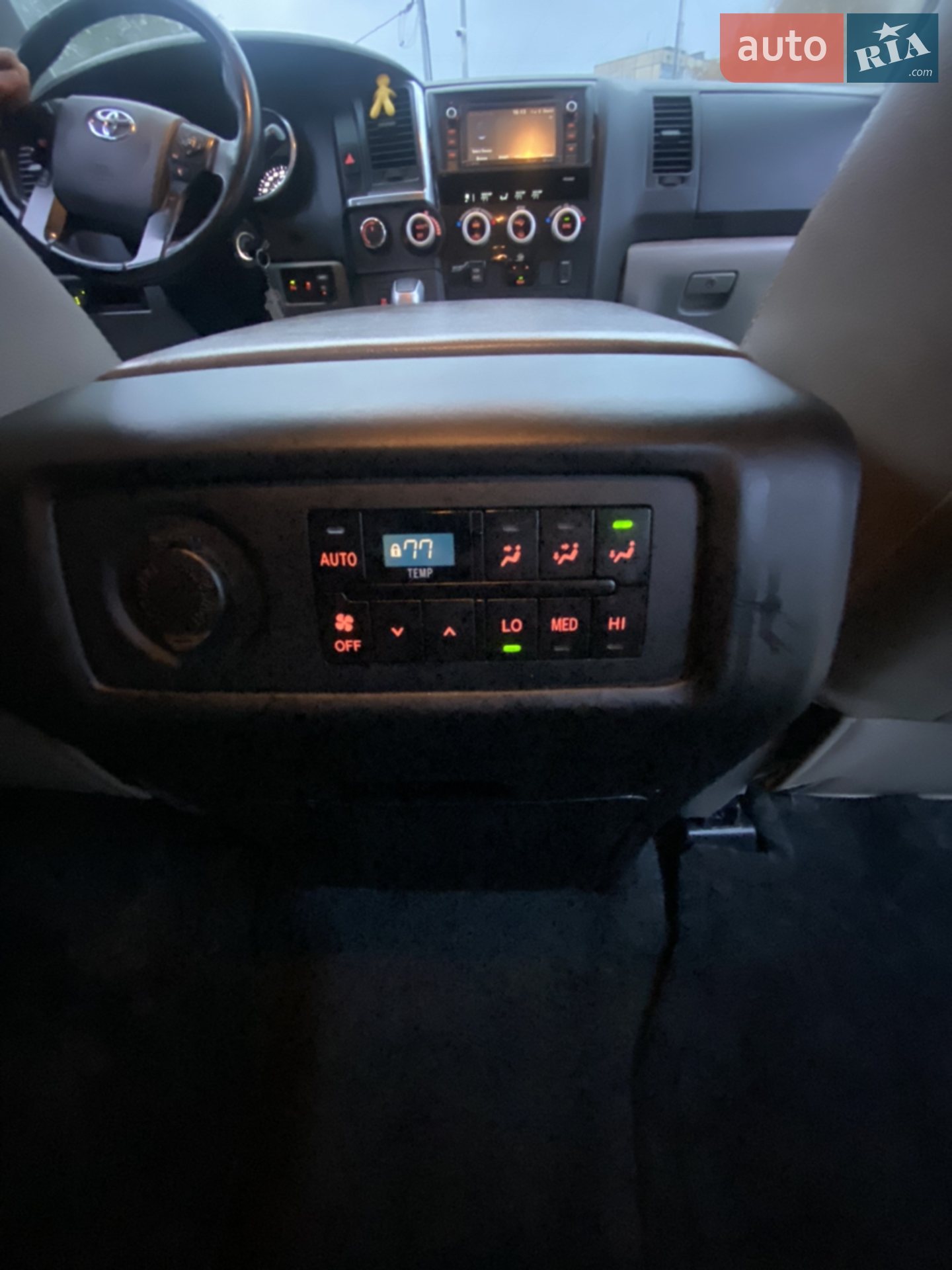 2017 Toyota Sequoia - мініатюра 21