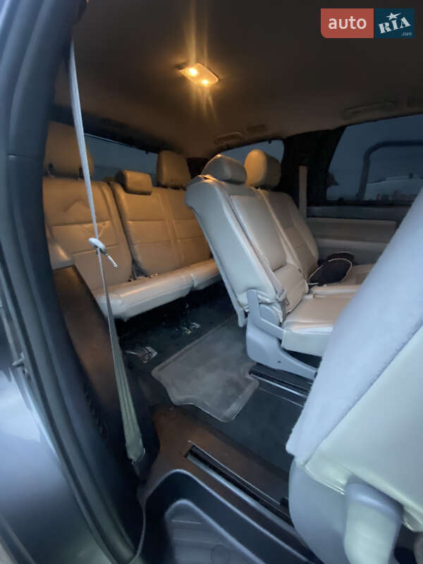 Позашляховик / Кросовер Toyota Sequoia 2017 в Кривому Розі