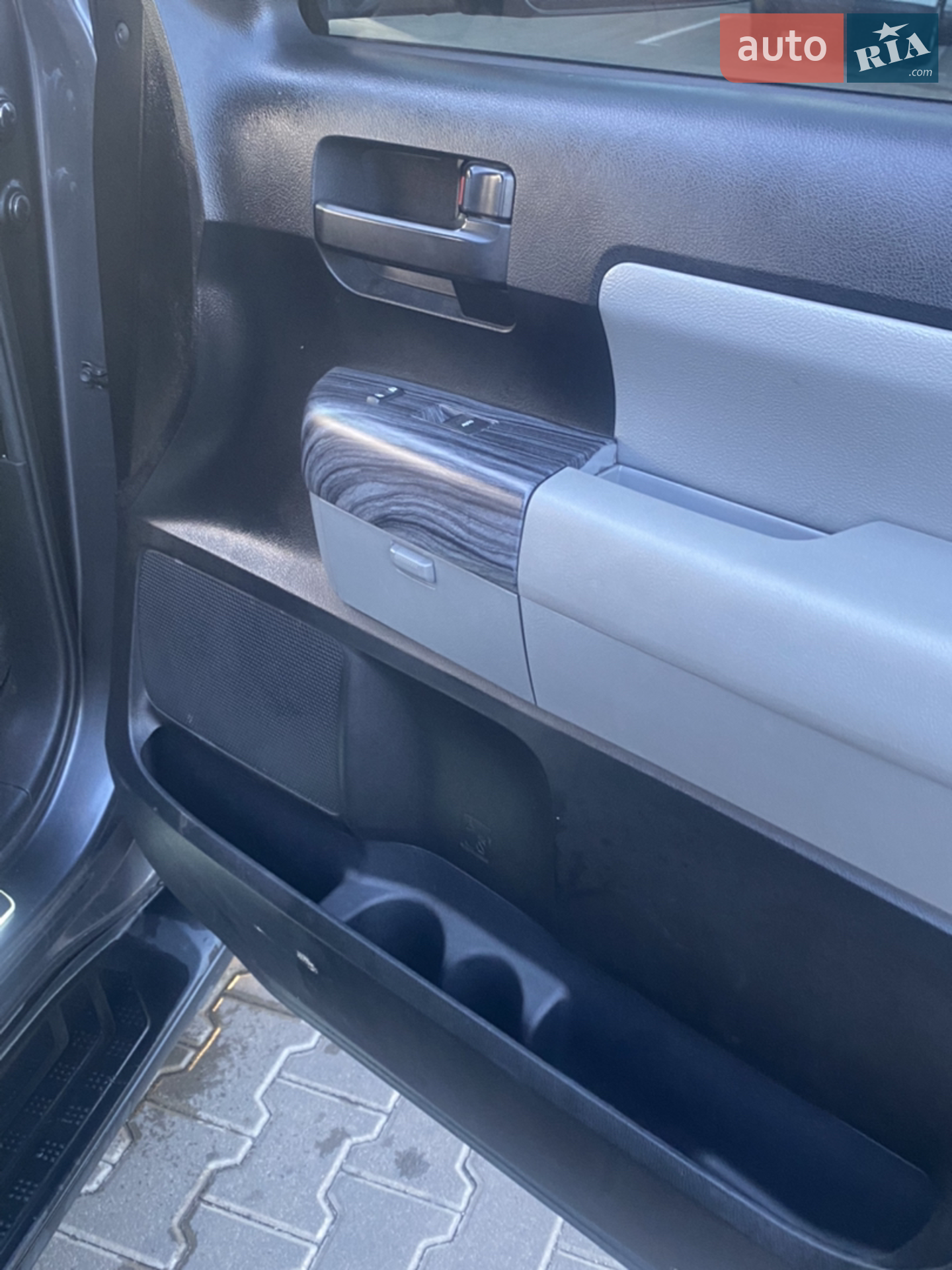 2017 Toyota Sequoia - мініатюра 46