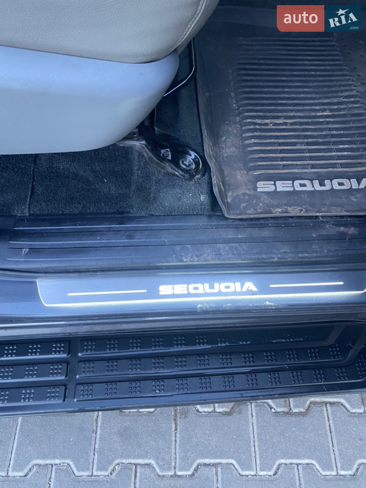 2017 Toyota Sequoia - мініатюра 69