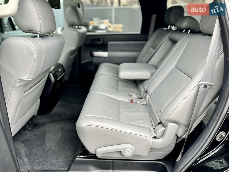 Позашляховик / Кросовер Toyota Sequoia 2018 в Одесі