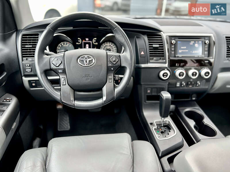 Позашляховик / Кросовер Toyota Sequoia 2018 в Одесі